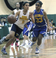 Stefany Montealegre drives to the hoop. Billy Becerra Photo