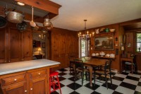 298 Home Guru pic 2 | The Examiner News Bowing to today’s demand for cutting-edge kitchens, even in historic homes, the Ebenezer White House delivers appropriately to its style.