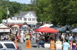 298 Pville Farmers Market pic | The Examiner News With 3,000 visitors attending the Pleasantville Farmers Market on the busiest Saturdays, village officials may decide to prohibit dogs from accompanying their owners next year.