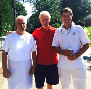 Former president Bill Clinton, who has supported the Wounded Warrior Project, with Lange’s Little Store owner Richard Lange, left, and Chappaqua realtor John Buckley. 