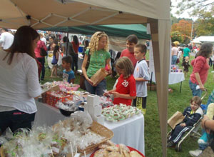Great-Bake-Sale | The Examiner News The Great Chappaqua Bake Sale returns to next week’s Chappaqua Children’s Book Festival on Oct. 3. The sale is preceded by a first-ever promotion that includes 10 local businesses.