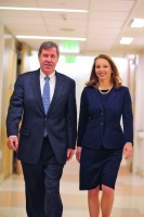 Look Back-1 | The Examiner News Former White Plains Hospital CEO Jon Shandler turned the reigns over to Susan Fox.