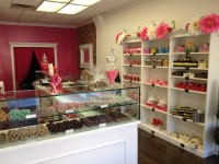 BOW-1 | The Examiner News Posh Pretzels offers salty sweet treats at its shop in Tarrytown.