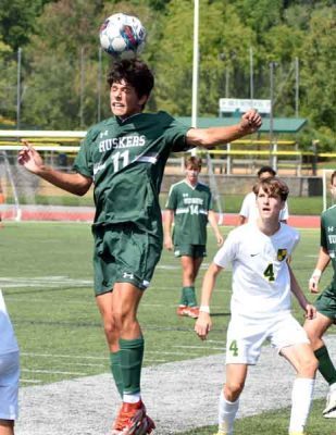 Yorktown-David-Beitler-heads-ball | The Examiner News