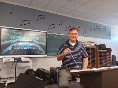 877 MP Music Teacher pic | The Examiner News