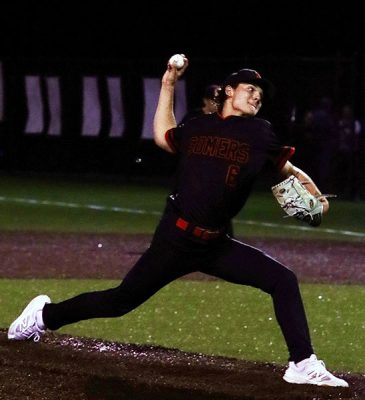Somers ace c | The Examiner News Somers ace Andrew Kapica fired 7 brilliant innings (1 R, 13K) in Tuskers' 5-1 9-inning win over Mahopac Thursday.